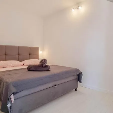Appartement Bella *